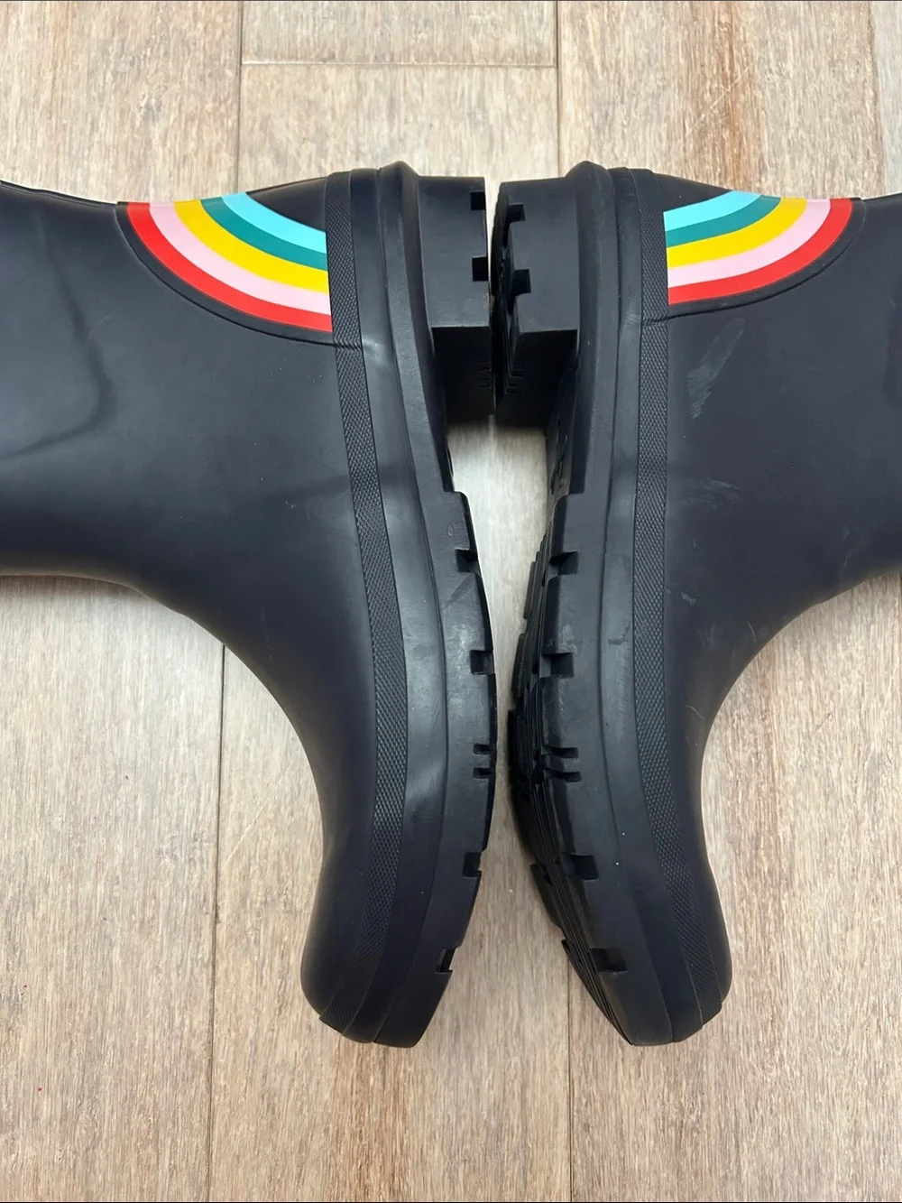 Joules Molly Welly Navy Rain Boots with Rainbow Heel Accents size Women’s 10
